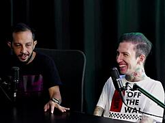 Watch bia hot interview full of wild action