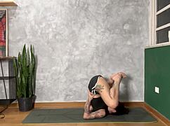 hot tat girl does yoga class at home