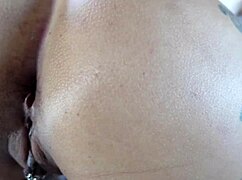 duas lesbicas experimentando pela primeira vez um macho que fode muito
