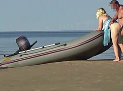 lady tourist and boatman fuck on beach