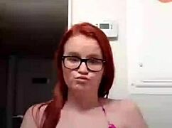 Video bikini chica chat en vivo pelirroja manoseada meetme
