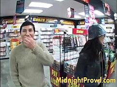 Daisy dukes slut takes dogging