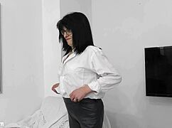 hot milf takes brutal dap while playing with dildo