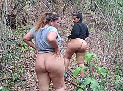 sapphire and pandora twerk outdoors together